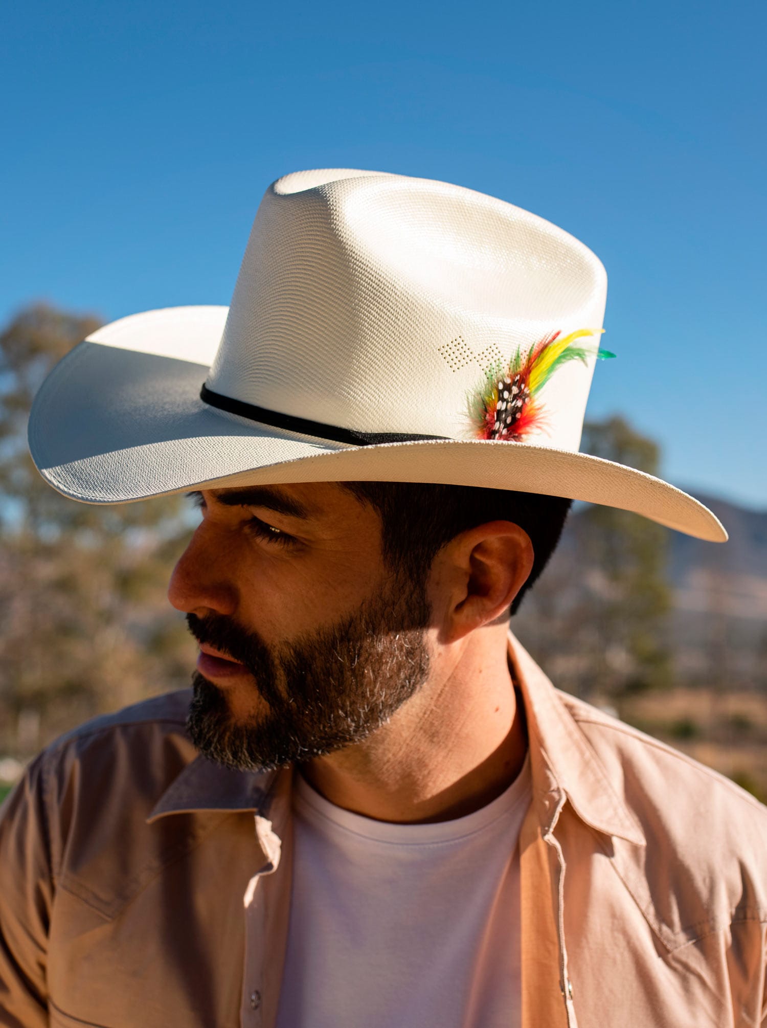 Sombrero Vaquero Unisex Estilo Silverado con Pluma Telar Master 1000X
