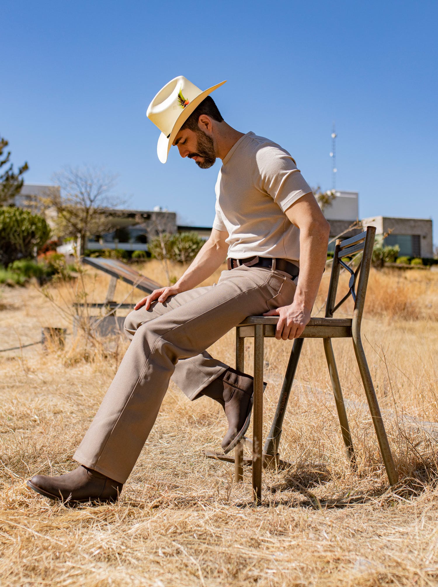 Sombrero Vaquero Unisex Estilo Silverado con Pluma Telar Master 1000X